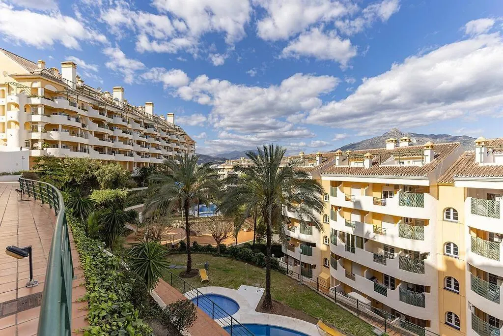 Classy Flat W/ Impressive Views マルベーリャ