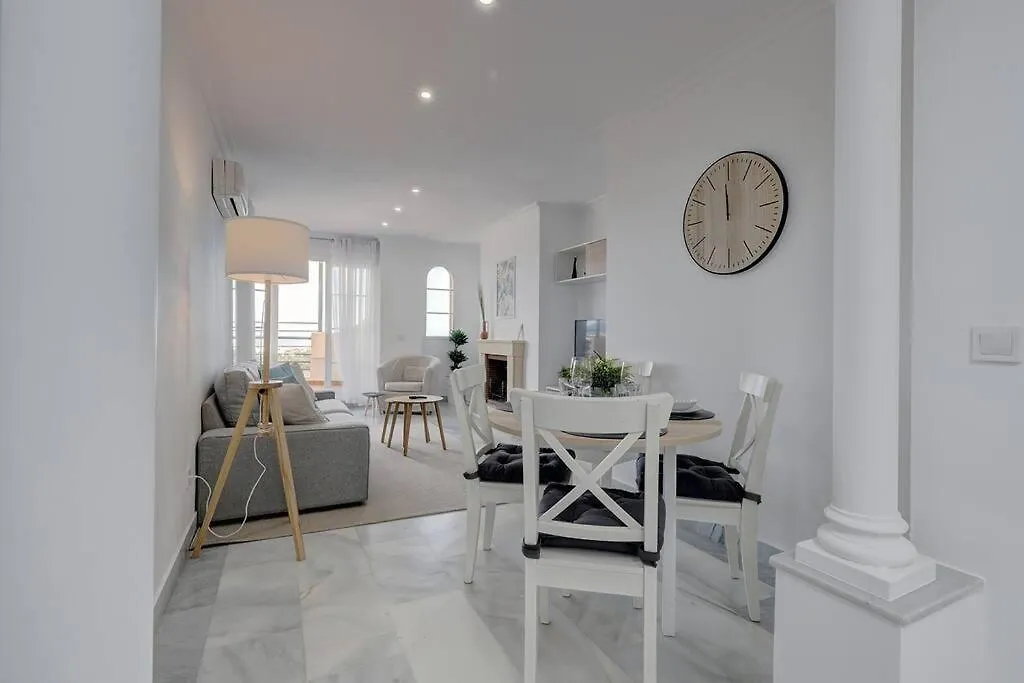 Classy Flat W/ Impressive Views マルベーリャ アパート