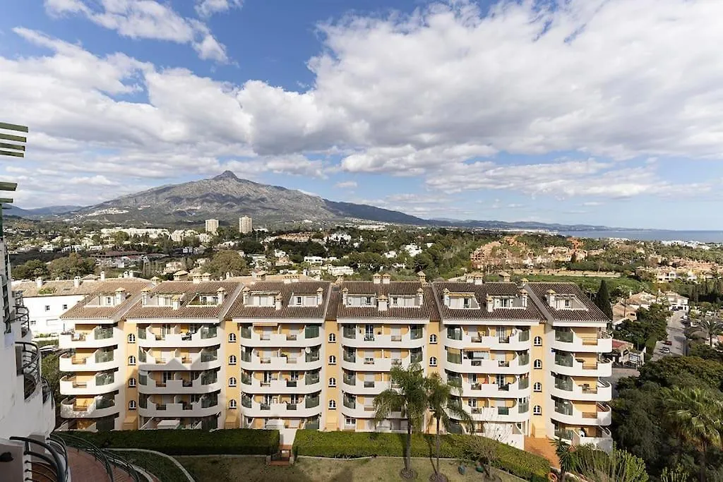 Classy Flat W/ Impressive Views マルベーリャ 0*,
