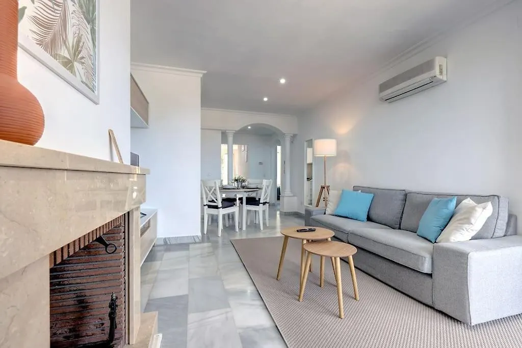 Classy Flat W/ Impressive Views マルベーリャ