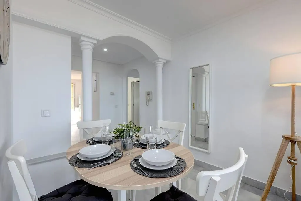 Classy Flat W/ Impressive Views Marbella