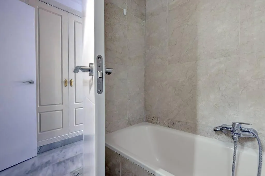 Classy Flat W/ Impressive Views Marbella Apartment